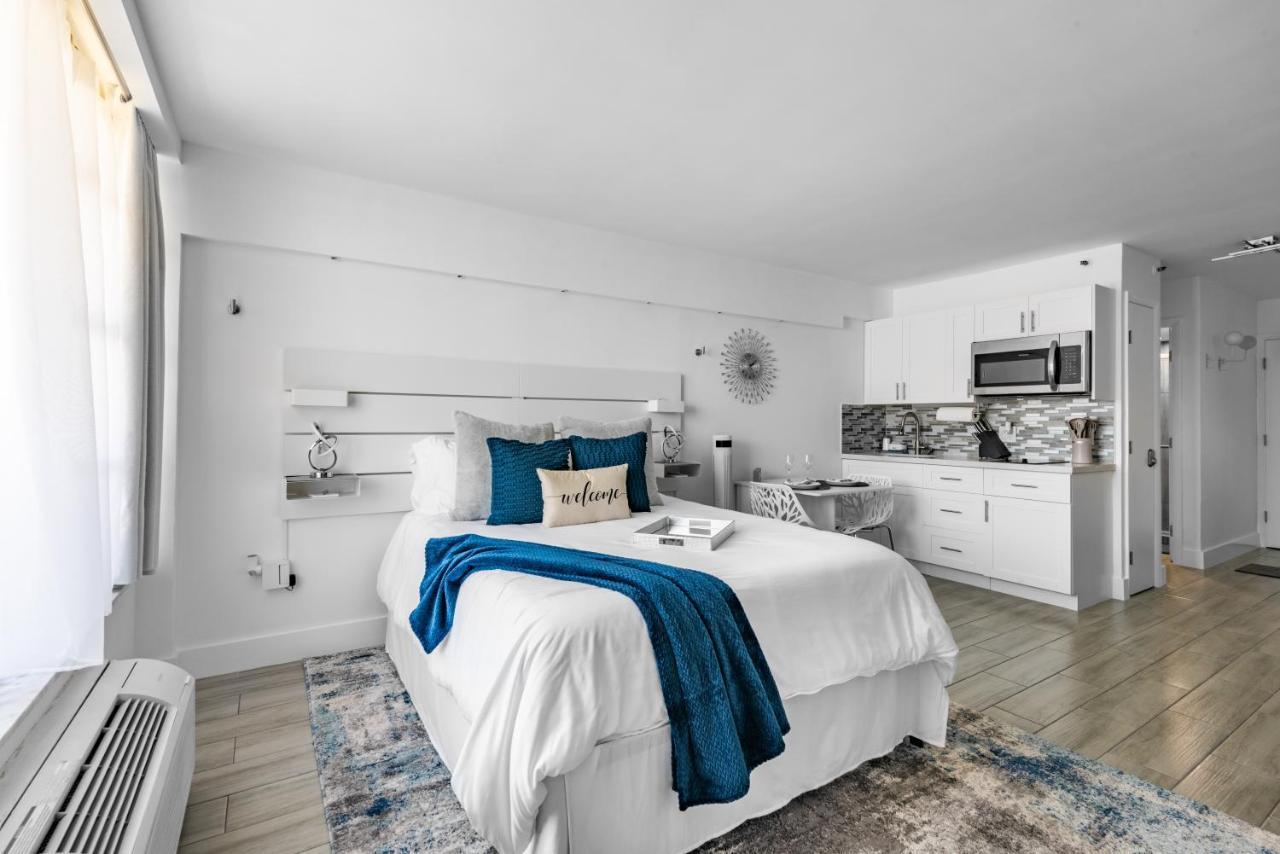 Апартаменты Newly Renovated Oceanfront Studio W/ Balcony - Дейтона-Бич Экстерьер фото
