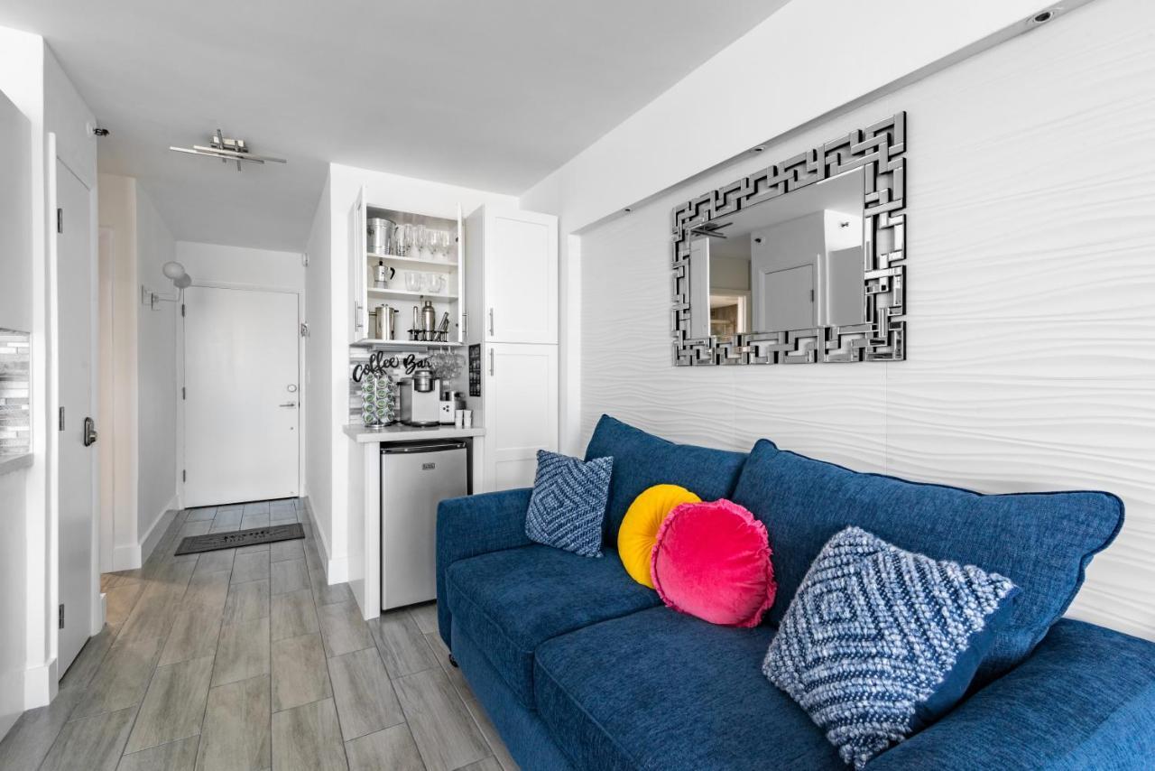 Апартаменты Newly Renovated Oceanfront Studio W/ Balcony - Дейтона-Бич Экстерьер фото